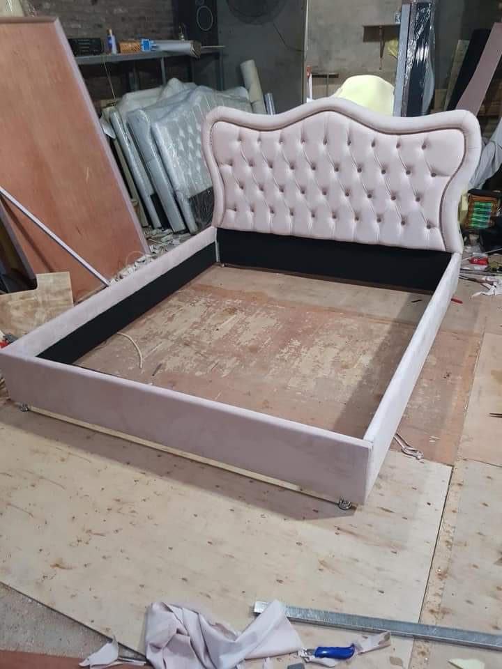 mẫu giường châu âu